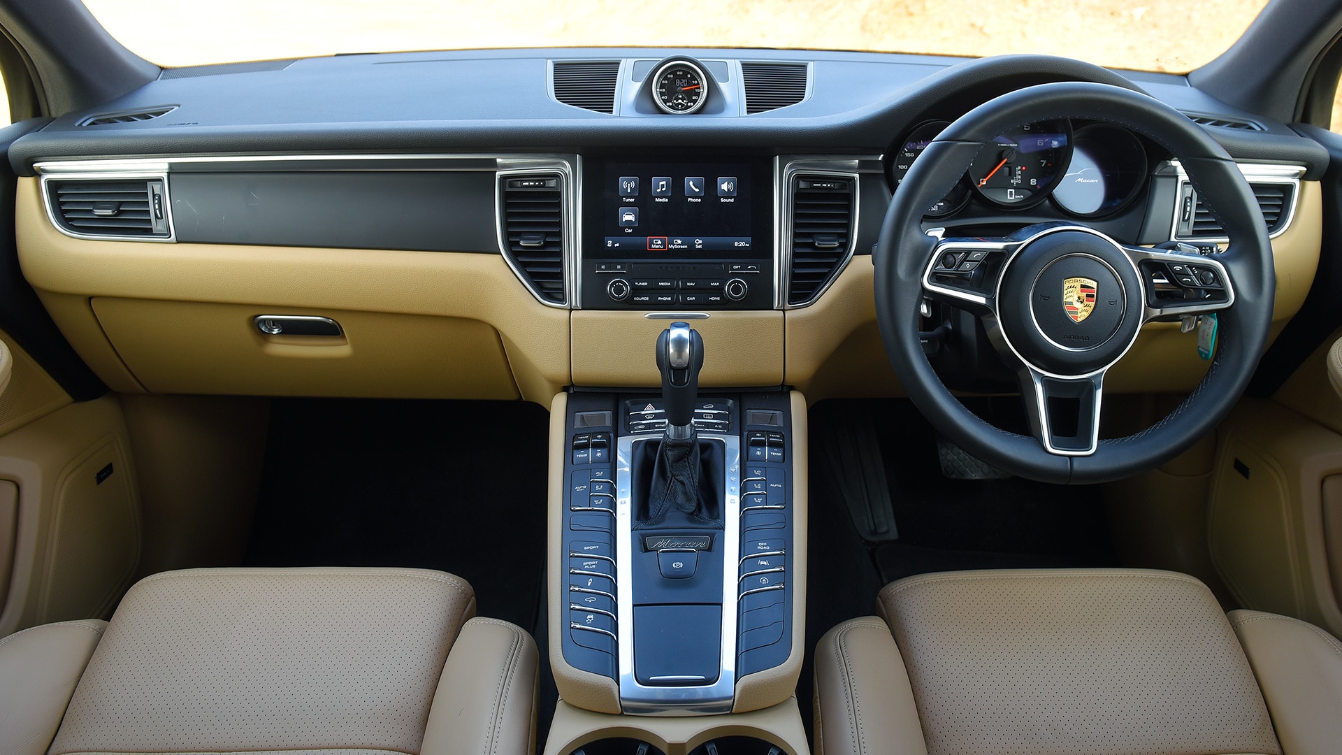 Porsche Macan 2016 R4 Interior